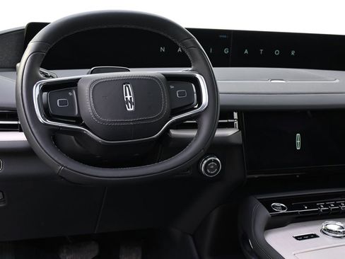 New 2025 Lincoln Navigator L Reserve w/ Jet Appearance Package image 12