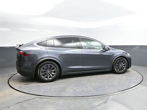 Used 2018 Tesla Model X 75D image 10