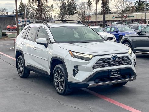 Used 2023 Toyota RAV4 Limited image 5