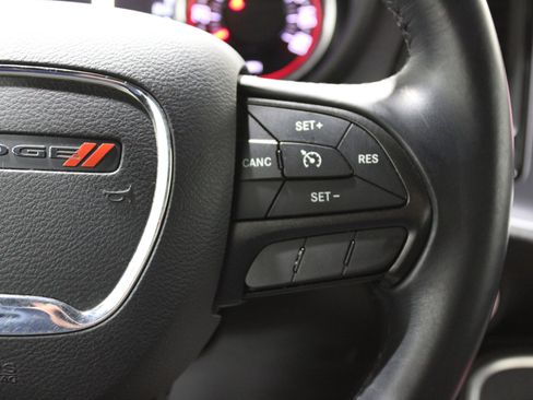 Used 2016 Dodge Challenger R/T image 11