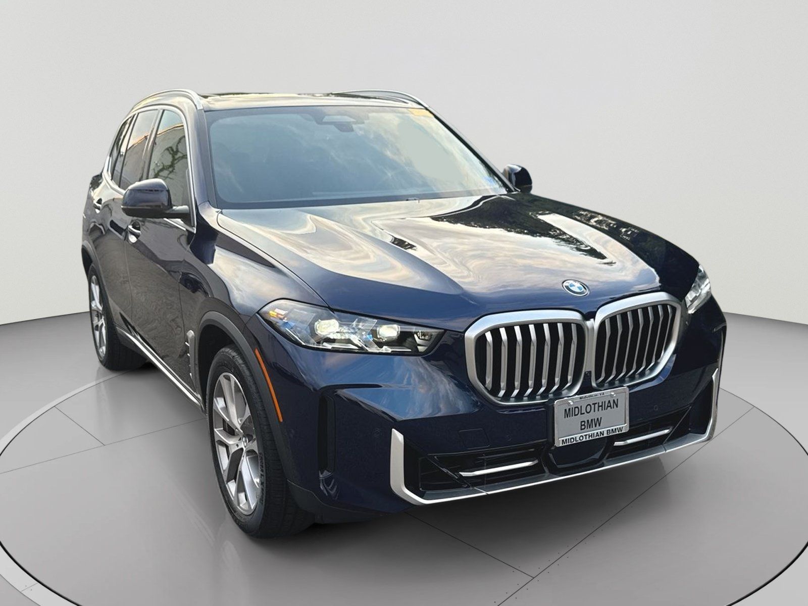 Used 2024 BMW X5 xDrive40i w/ Premium Package AWD/4WD image 3