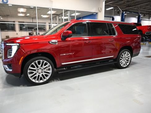 New 2026 GMC Yukon XL Denali w/ Sun & Power Step Package AWD/4WD image 9