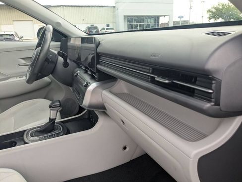 Used 2024 Hyundai Kona SEL AWD/4WD image 35