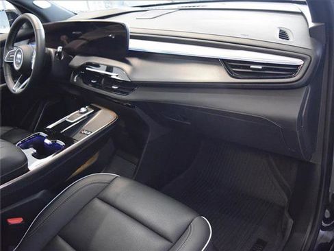 Used 2025 Buick Enclave Avenir w/ Trailering Package, 5000 lbs. image 23