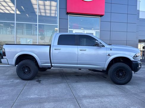 Used 2018 RAM 2500 Laramie w/ Sport Appearance Group AWD/4WD image 2