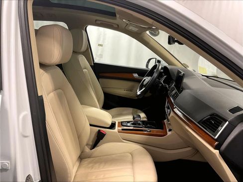 Used 2023 Audi Q5 2.0T Premium w/ Convenience Package image 11