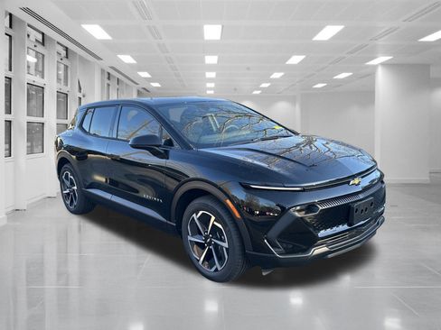 New 2026 Chevrolet Equinox EV LT image 3