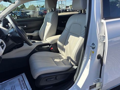Used 2026 Honda HR-V EX-L image 16