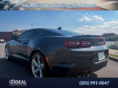 Used 2021 Chevrolet Camaro LT w/ Technology Package RWD image 5