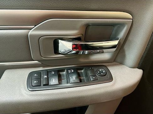 Used 2017 RAM 1500 Classic SLT image 17