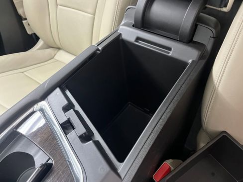 Used 2019 Buick Enclave Essence FWD image 25