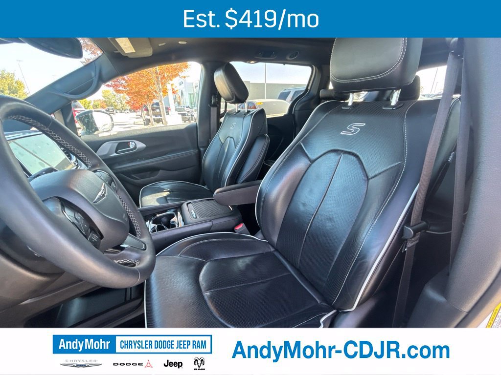Used 2025 Chrysler Pacifica Limited FWD image 12