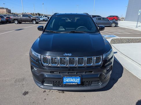 Used 2024 Jeep Compass Latitude AWD/4WD image 6