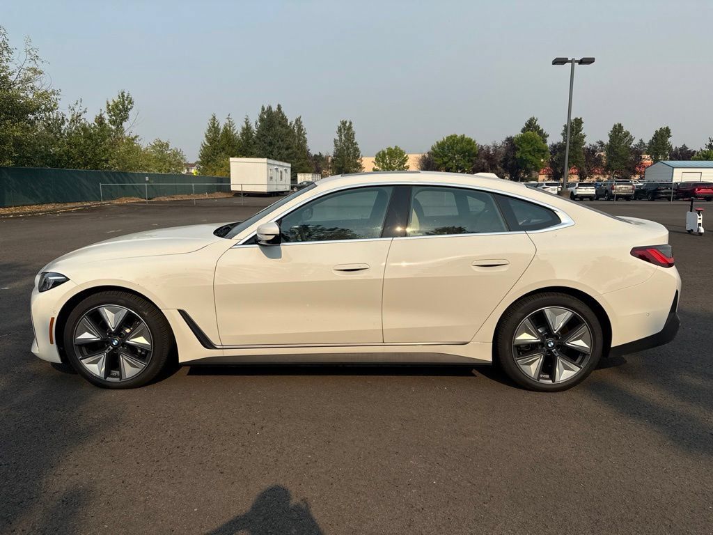 Used 2025 BMW i4 xDrive40i w/ Parking Assistance Package AWD/4WD image 4