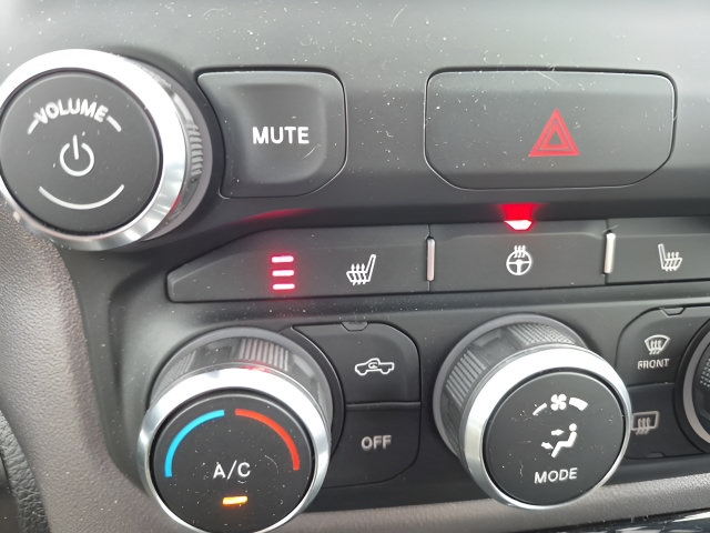 Used 2020 RAM 1500 Big Horn AWD/4WD image 3