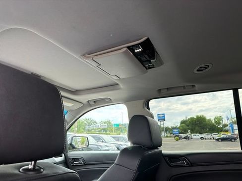 Used 2017 Chevrolet Suburban Premier AWD/4WD image 34