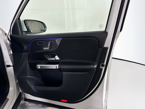 Used 2022 Mercedes-Benz GLB 35 AMG AMG GLB 35 image 33