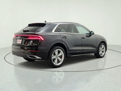 Used 2023 Audi Q8 Premium w/ Convenience Package AWD/4WD image 5