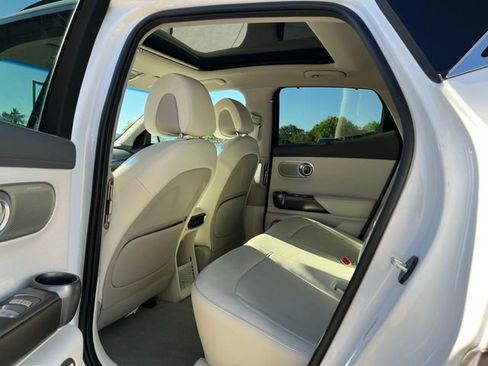 Used 2023 Genesis GV60 Advanced image 15