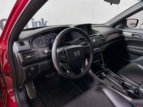 Used 2017 Honda Accord Sport image 9