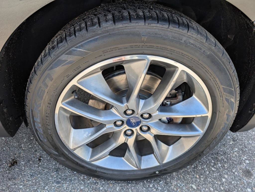 Used 2016 Ford Edge Titanium w/ Equipment Group 302A AWD/4WD image 9