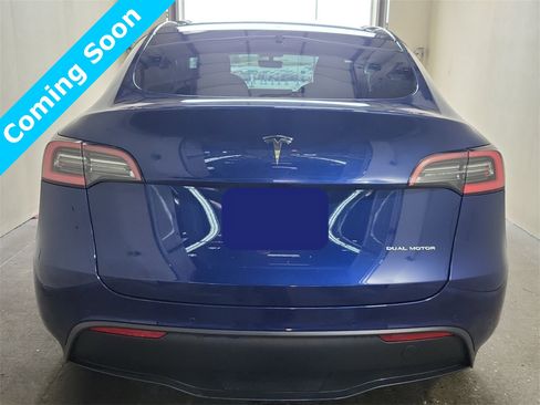 Used 2021 Tesla Model Y Long Range image 5