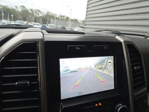 Used 2017 Ford F150 Lariat image 18