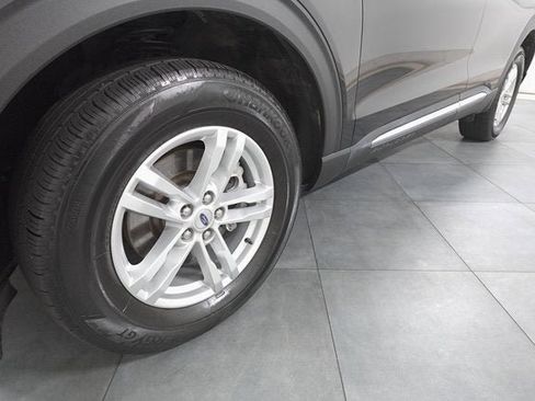 Used 2022 Ford Explorer XLT image 29