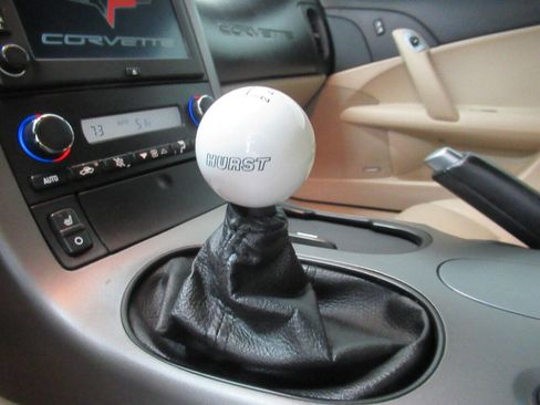 Used 2006 Chevrolet Corvette Convertible w/ Preferred Equipment Group image 17