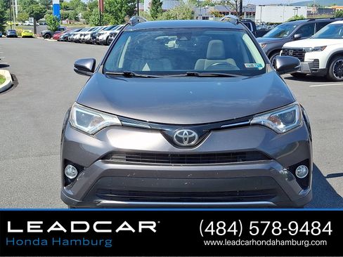 Used 2017 Toyota RAV4 XLE AWD/4WD image 2