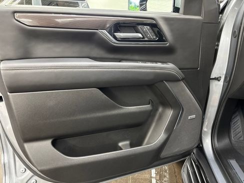 Used 2025 GMC Yukon Elevation w/ Technology Package AWD/4WD image 23