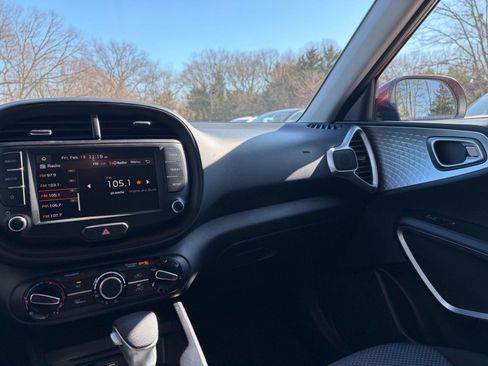Used 2025 Kia Soul LX w/ LX Technology Package image 33