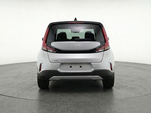 Used 2025 Kia Soul LX w/ LX Technology Package FWD image 7