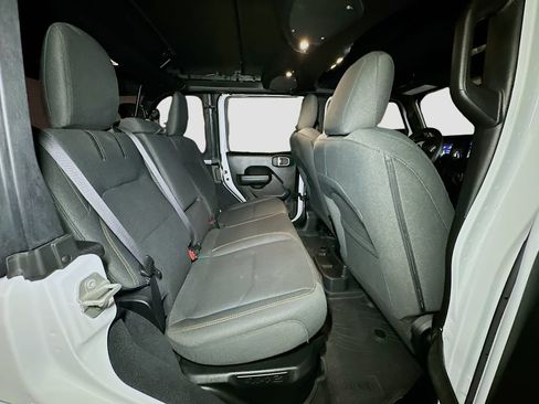 Certified 2024 Jeep Wrangler Unlimited w/ Convenience Group AWD/4WD image 35