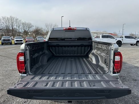 Used 2024 GMC Canyon AT4 w/ AT4 Premium Package image 17