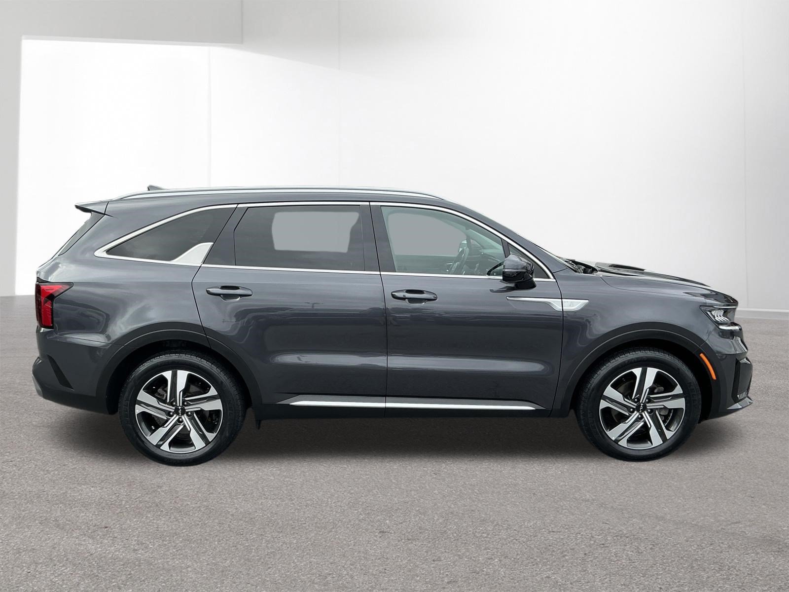Certified 2023 Kia Sorento EX AWD/4WD image 2