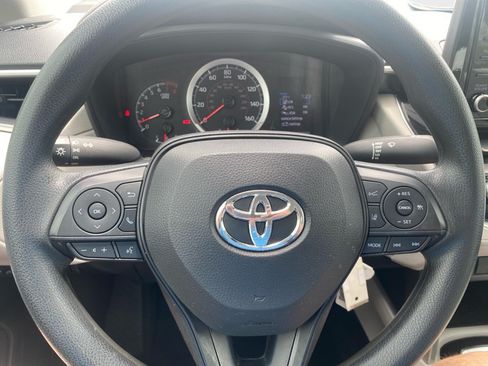 Used 2022 Toyota Corolla Cross L FWD image 13