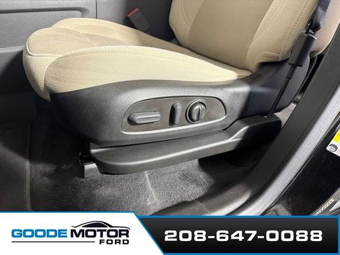 Used 2023 Chevrolet Traverse LT AWD/4WD image 11