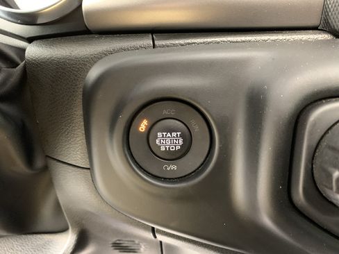 Used 2023 Jeep Wrangler Unlimited w/ Sun & Screen Package AWD/4WD image 17