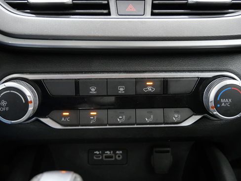Used 2024 Nissan Altima 2.5 SR FWD image 19