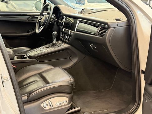 Used 2020 Porsche Macan S AWD/4WD image 16