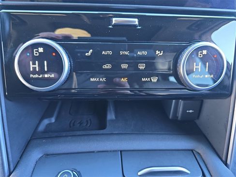 Certified 2023 Land Rover Discovery HSE R-Dynamic image 26