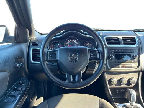 Used 2013 Dodge Avenger SE image 18