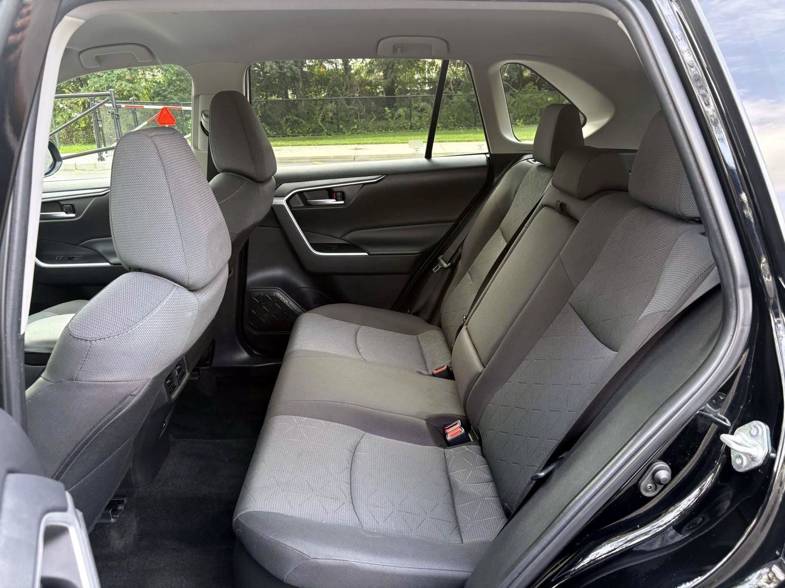 Used 2023 Toyota RAV4 XLE w/ XLE Grade Weather Package AWD/4WD image 28