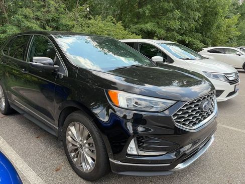 Used 2020 Ford Edge Titanium w/ Equipment Group 301A AWD/4WD image 3