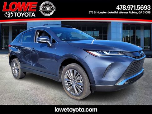 Certified 2024 Toyota Venza XLE image 1