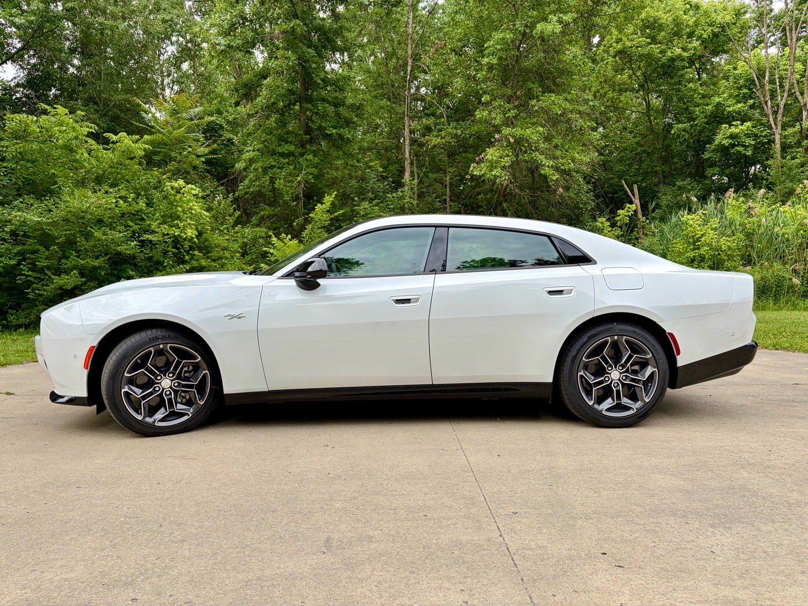 New 2026 Dodge Charger R/T AWD/4WD image 9