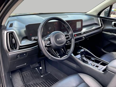 Used 2025 Kia Sorento S FWD image 16