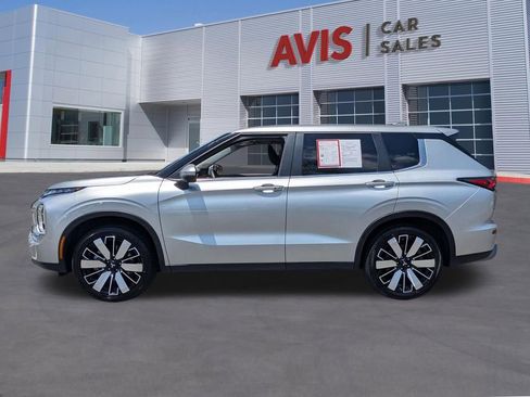 Used 2025 Mitsubishi Outlander SE AWD/4WD image 10