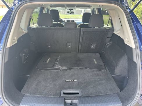 Used 2023 Nissan Rogue S FWD image 14